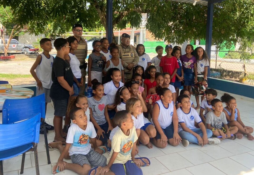 prado:-secretaria-de-educacao-em-parceria-com-a-policia-militar-realizam-acoes-de-seguranca-nas-escolas-publicas-do-municipio prado:-secretaria-de-educacao-em-parceria-com-a-policia-militar-realizam-acoes-de-seguranca-nas-escolas-publicas-do-municipio