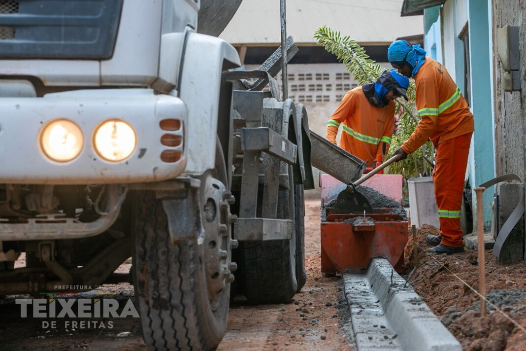 rua-monte-belo-recebe-assentamento-de-meio-fio-no-liberdade-ii