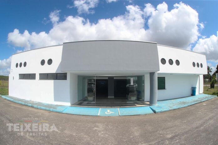 prefeitura-de-teixeira-de-freitas-assina-ordem-de-servico-para-execucao-de-reforma-no-aeroporto-9-de-maio