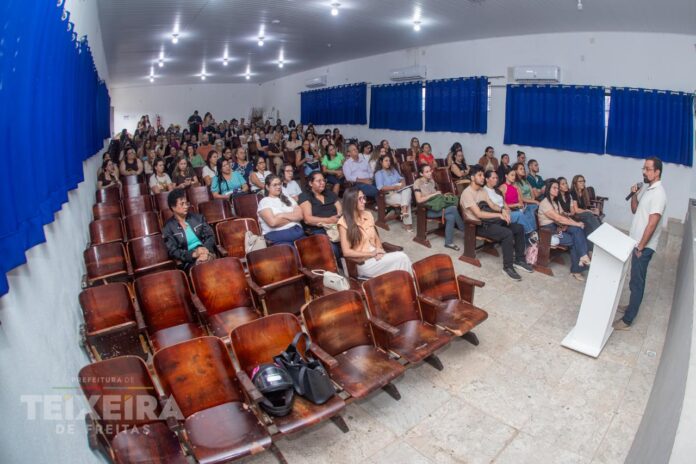 formacao-orienta-diretores-e-coordenadores-sobre-transtornos-do-neurodesenvolvimento