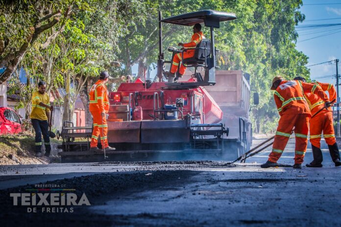 prefeitura-realiza-pavimentacao-da-avenida-panhossi,-no-jardim-liberdade