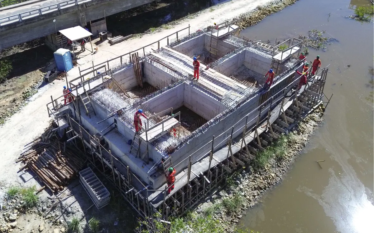 obras-da-nova-ponte-sobre-o-rio-jucurucu-avancam-em-ritmo-acelerado