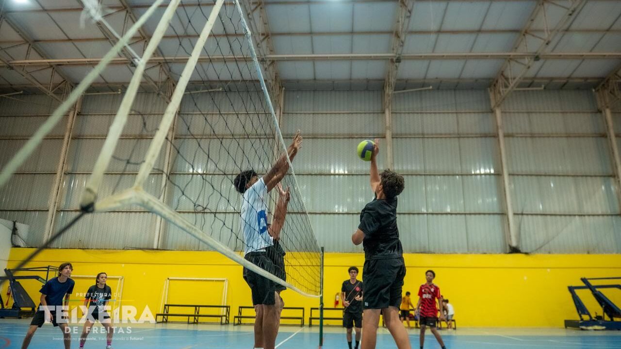 futsal-e-volei-movimentam-atividades-esportivas-no-estacao-cidadania