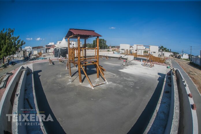 obra-da-praca-do-bonadiman-avanca-com-execucao-de-passeios-e-instalacao-de-equipamentos
